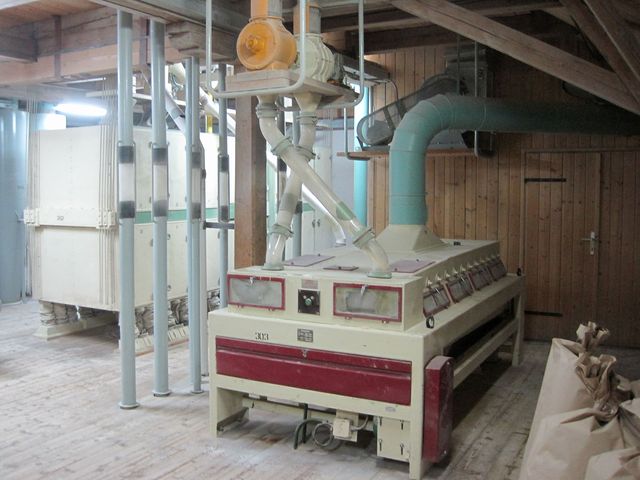 v Pekárkově mlýně melou i celozrnnou mouku a další speciality v Pekárkově mlýně melou i celozrnnou mouku a další speciality