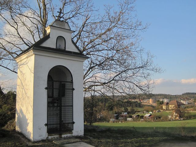 kaple sv. Kateřiny nad Velkým Meziříčím při cestě do Uhřínova