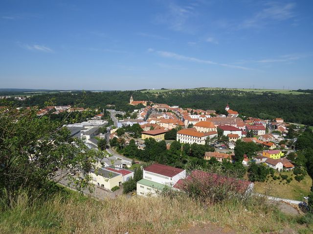 pohled na centrum Moravského Krumlova z kopce Floriánek