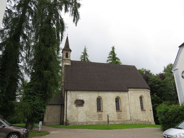 kostel Panny Marie z poloviny 15. století u kláštera na ostrově Herreninsel