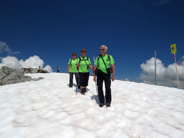 rozsáhlá sněhová pole na Rüfikopf - jsme ve výšce skoro 2 500 metrů