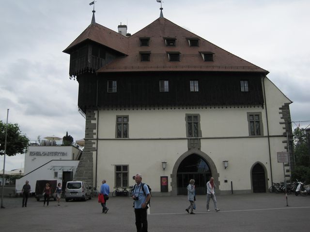 budova, kde proběhla volba papeže, bývala v 15. století čilým obchodním střediskem