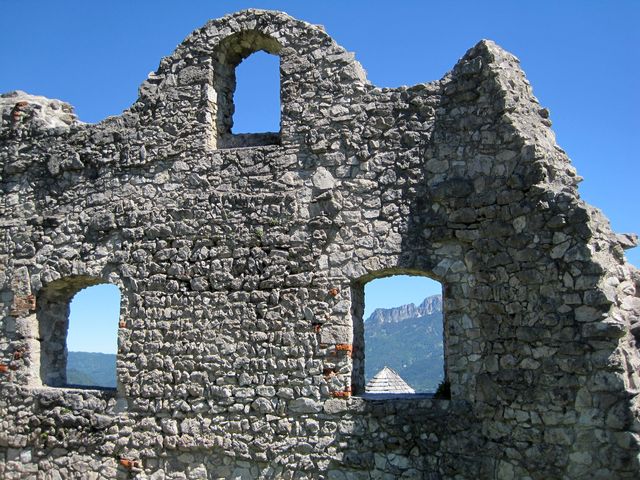 hrad byl vystavěn na konci 13. století