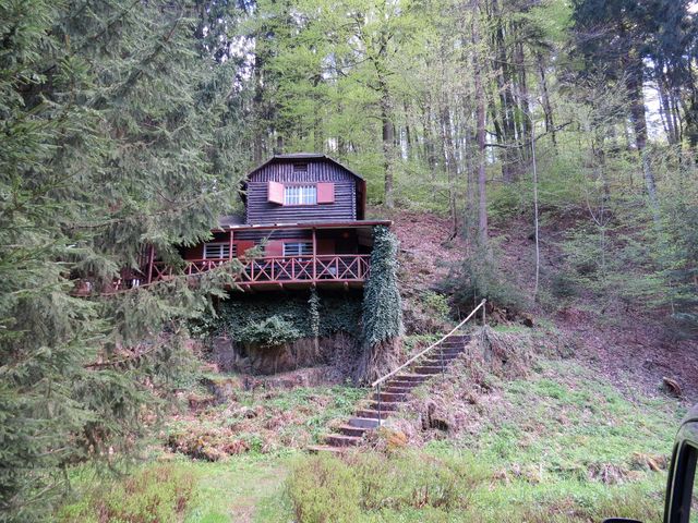 nejstarší chaty v osadě Peklo pocházejí ze 30. let minulého století