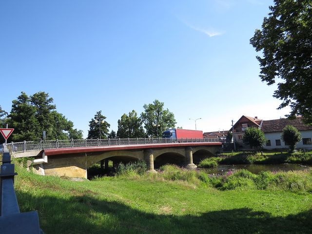 Most knížete Auersperga ve Slatiňanech