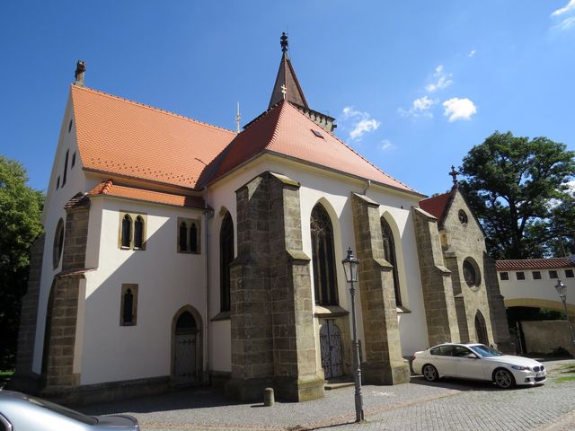 kostel byl na konci 19. století přestavěn F. Schmoranzem