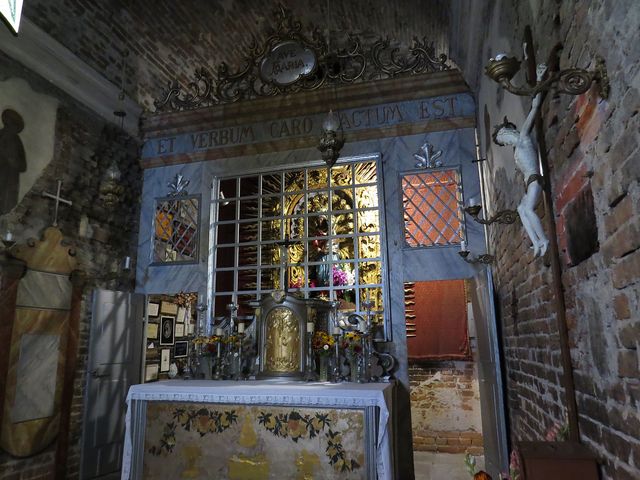 loretánská kaple se soškou Panny Marie