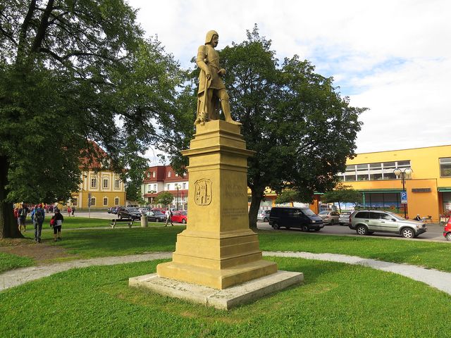 pomník Jana Žižky na náměstí v Borovanech