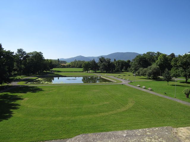 pohled z terasy zámku na krušnohorský hřeben