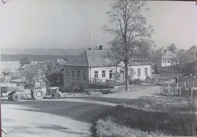 škola v roce 1975