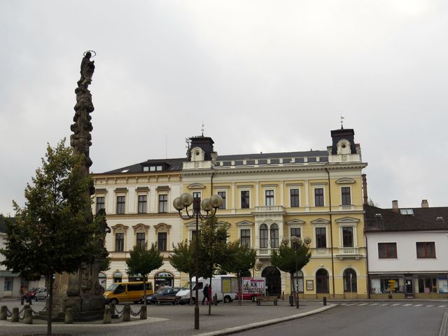 Tyršovo náměstí v Chocni s mariánským sloupem