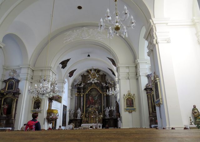 interiér kostela Nejsvětější Trojice v Javorníku