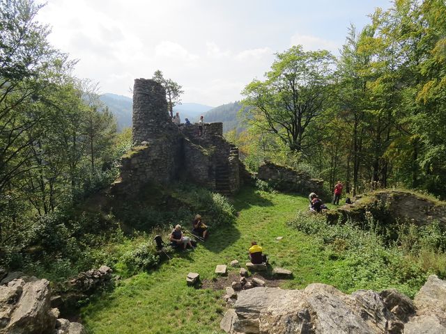 zřícenina Rychlebského hradu - ramontická úprava zbytků gotického hradu pochází ze začátku 20. století
