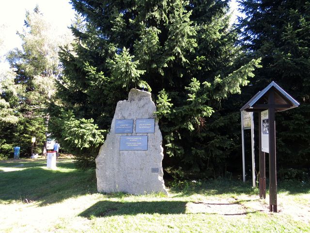 památník setkávání disidentů za totality na Borůvkové hoře