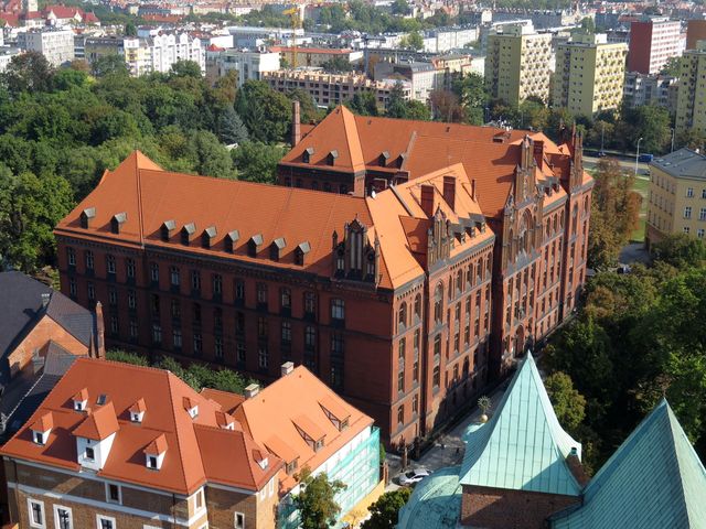 výhled na vratislavskou teologickou fakultu z výšky 55 metrů