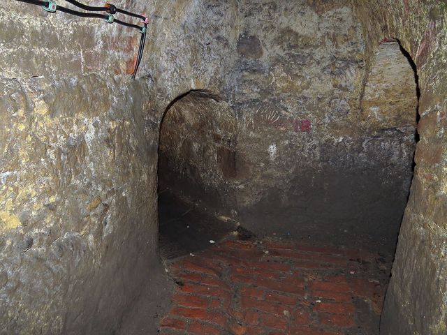 pevnost má propracovaný systém podzemních chodeb