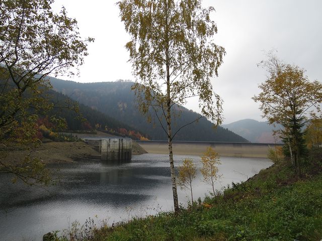 Dlouhé Stráně - dolní nádrž na řece Desné s hrází vysokou 56 metrů