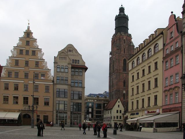 pohled z Rynku na věž kostela sv. Alžběty; foto F. Janeček