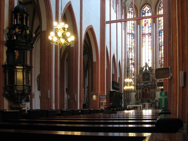 interiér kostela sv. Alžběty ve Vratislavi; foto F. Janeček