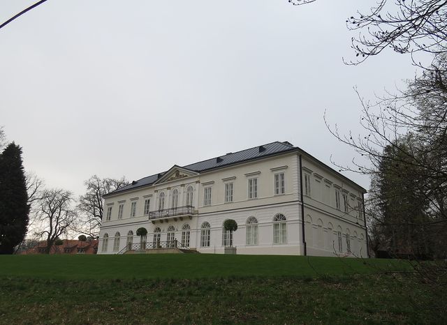 zámek Jinošov je nyní v soukromém vlastnictví