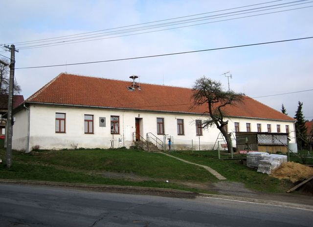 škola, kde v mládí učil Otokar Březina