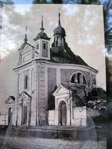na infotabuli byla stará fotografie kostela sv. Michala