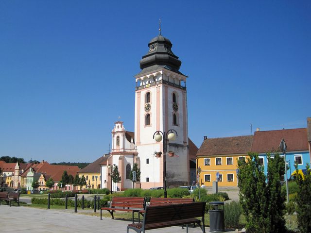 děkanský kostel sv. Matěje na náměstí T. G. Masaryka v Bechyni; www.svatosi.cz