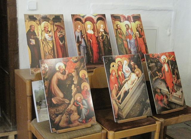 originály obrazů z deskového oltáře Mistra Třeboňského jsou v Národní galerii