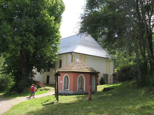kostel a studánka sv. Vintíře v Dobré Vodě u Hartmanic; foto F. Janeček